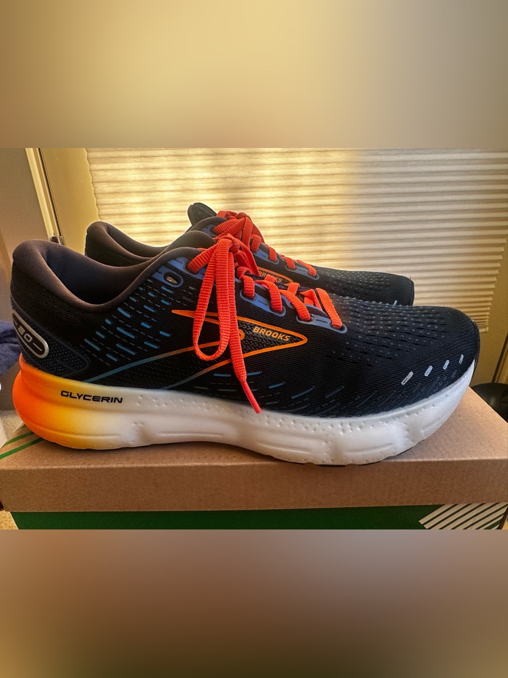 Brooks Glycerin 20 Running Shoes Black with Bright Orange Laces - Picture 5 of 12